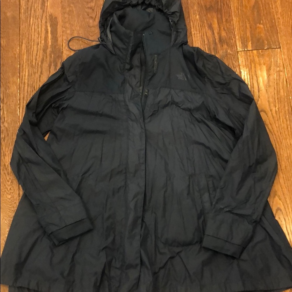 The north face windbreaker - Picture 1 of 3